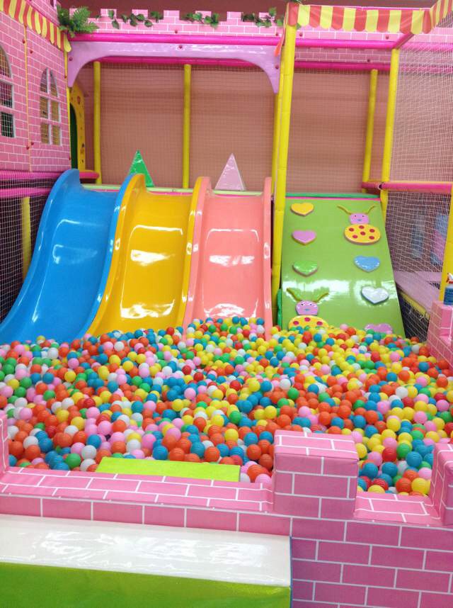 江苏 兴化市周庄镇 多润发超市内