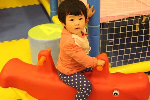 成都五块石红黄蓝早教 淘气堡乐园